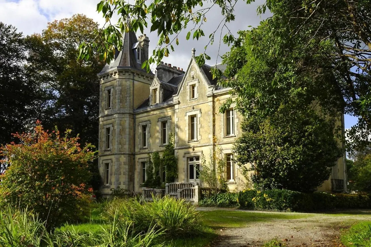 Vila Semi-Detached House In The Castle Park, Bénodet